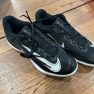 Nike Black and White metal baseball cleats Lightweight Mesh